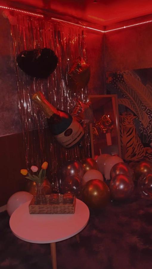 Khách sạn hẻo lánh AURA HOMESTAY Gò Vấp *