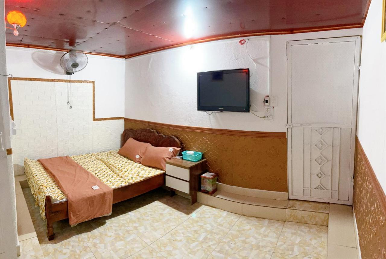 AURA HOMESTAY Gò Vấp Khách sạn hẻo lánh *